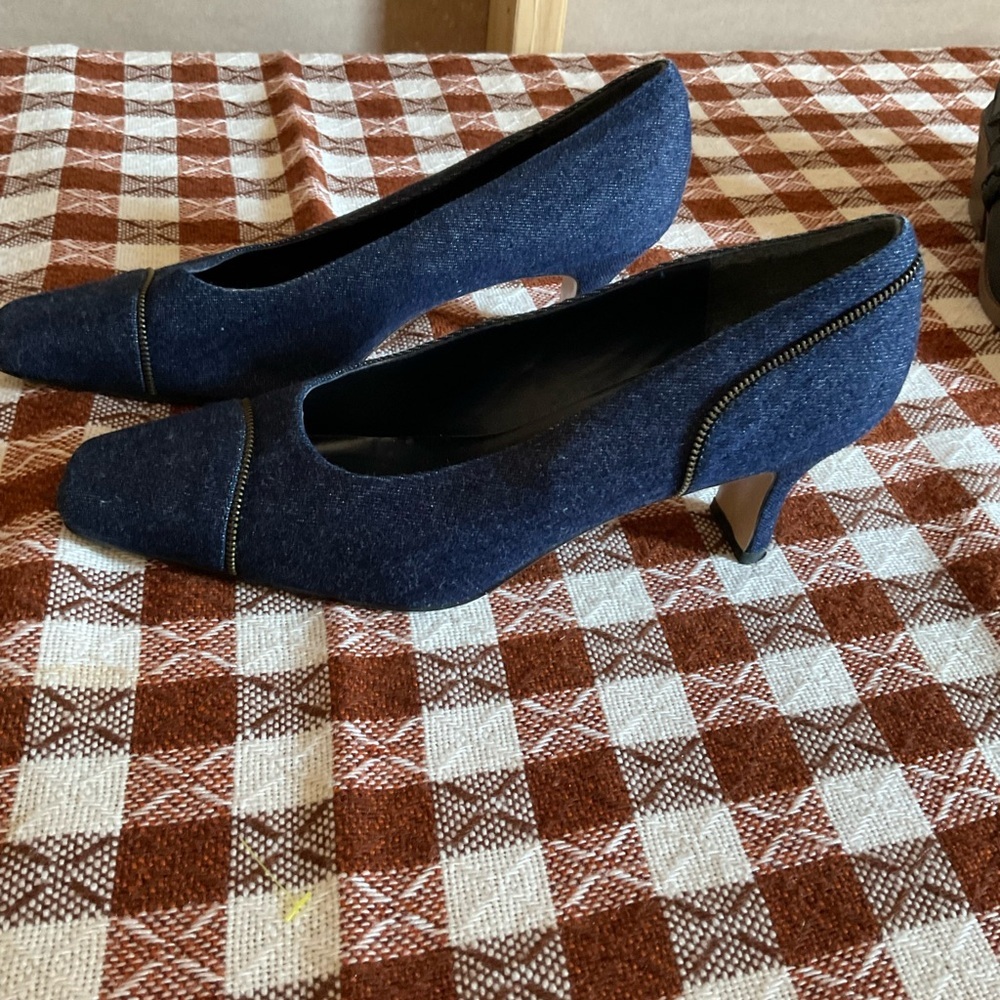 Coco Shugun heels. Denim. Blue. Size 10 - Picture 4 of 10